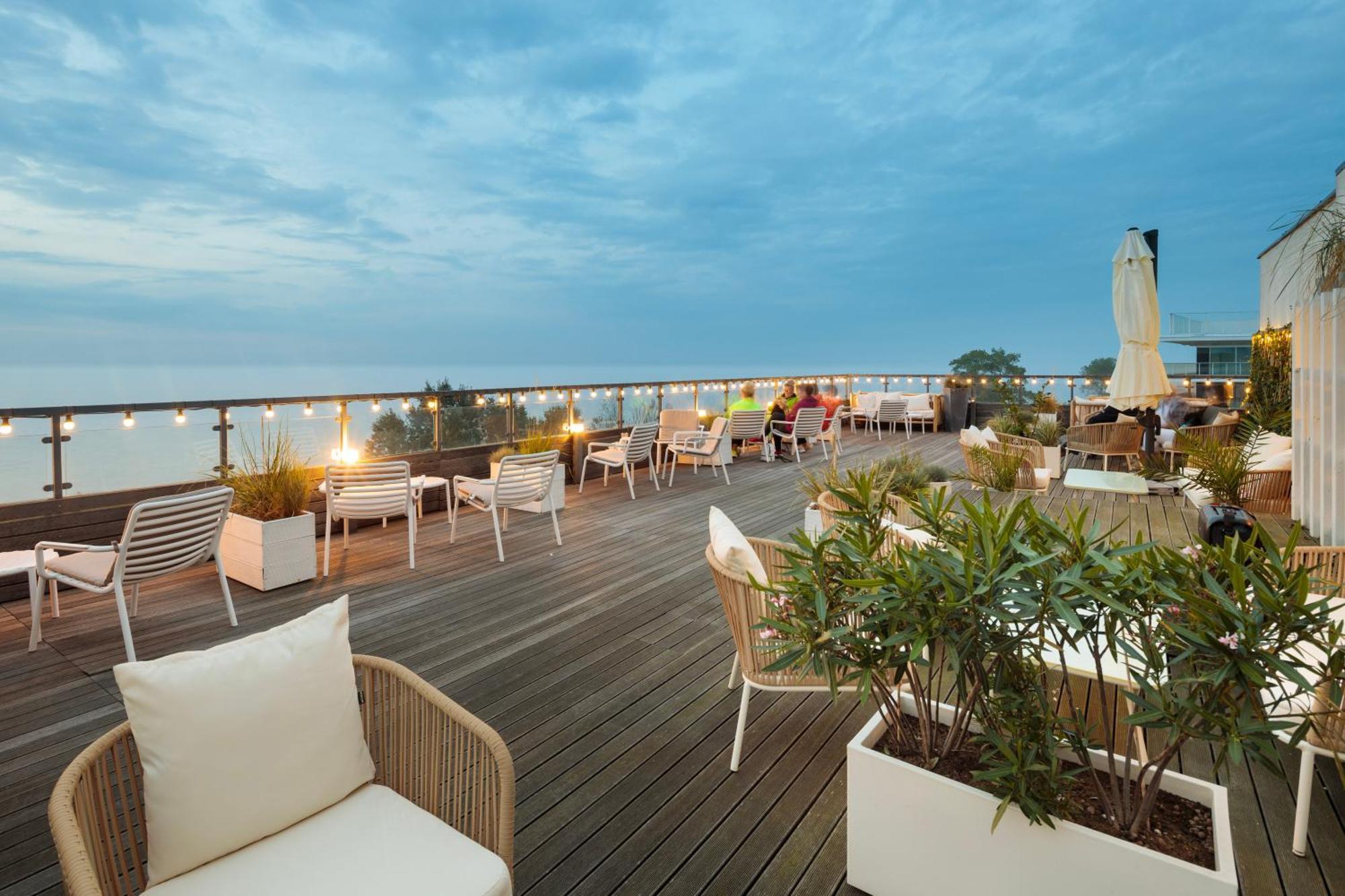 Marine Hotel By Zdrojowa Колобжег Экстерьер фото Rooftop bar