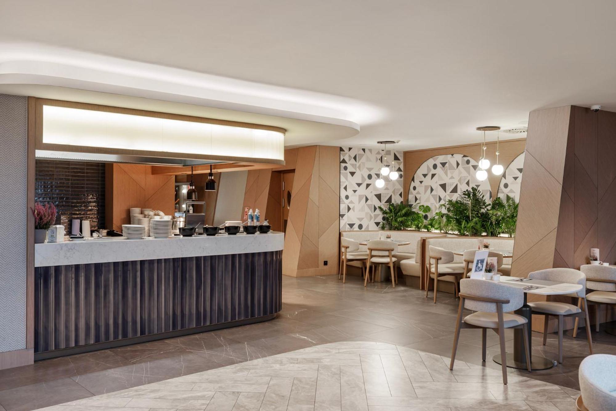 Marine Hotel By Zdrojowa Колобжег Экстерьер фото The lounge at the airport